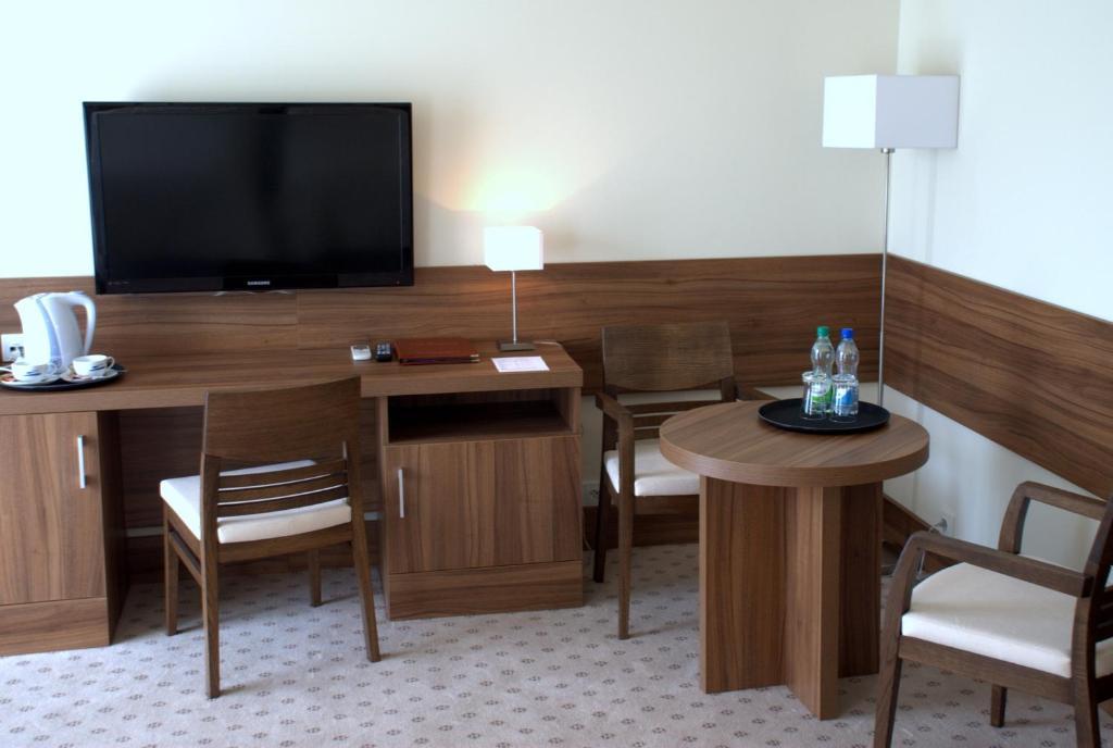 Hotel Termy Palacowe Nałęczów Стая снимка