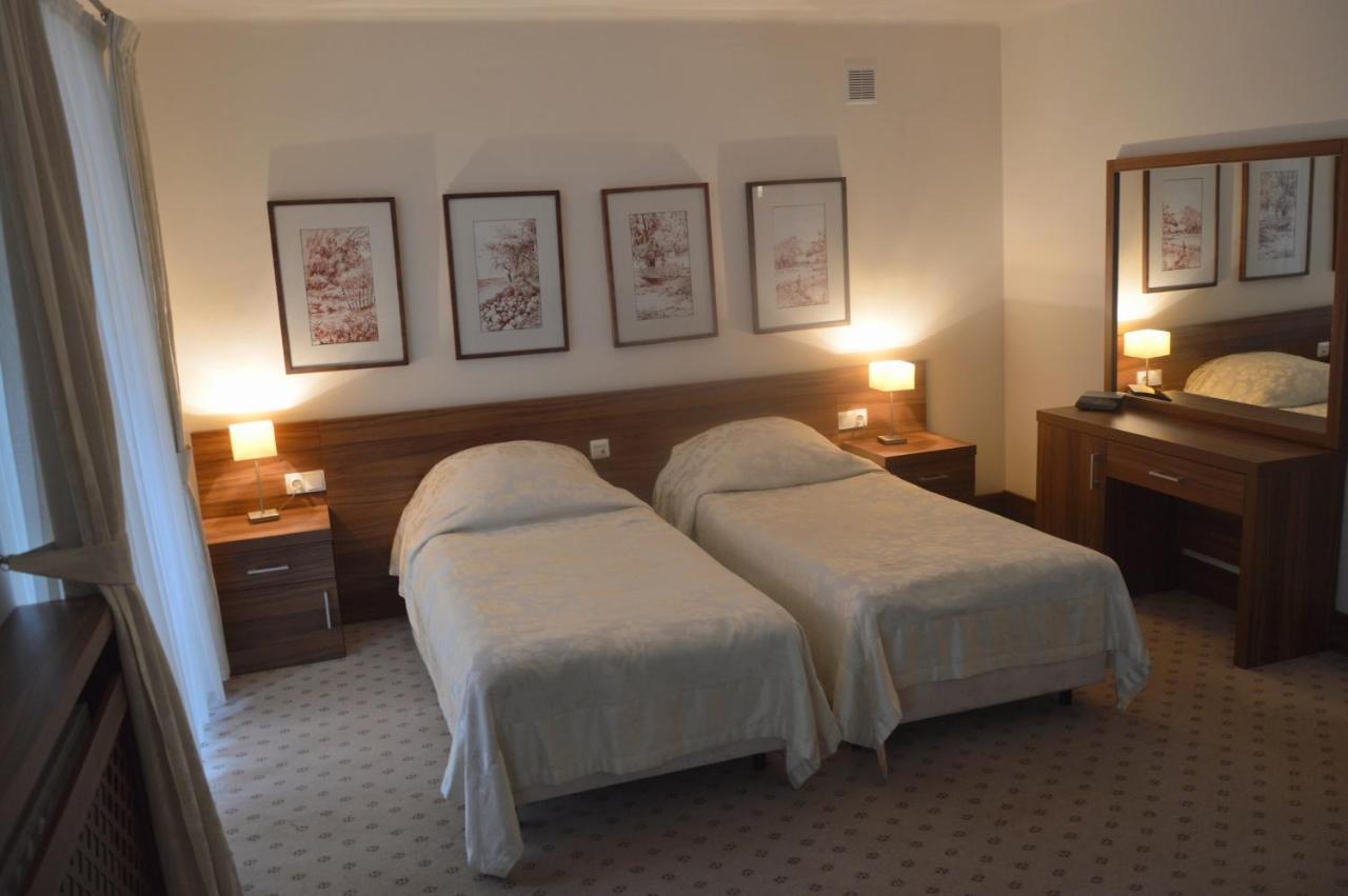 Hotel Termy Palacowe Nałęczów Екстериор снимка